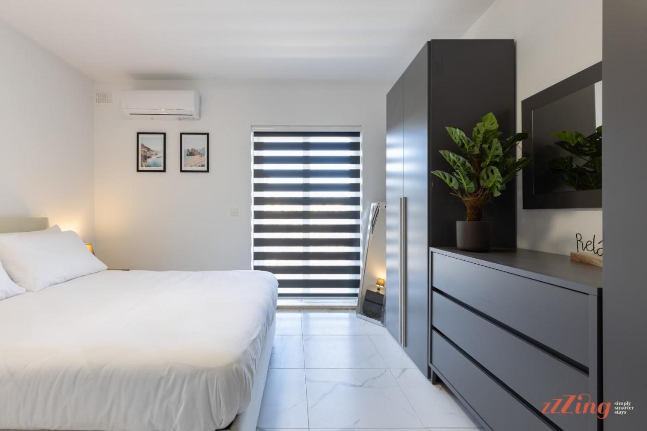 A Stunning Apartment With Spectacular Sea Views เซนต์พอลส์เบย์ ภายนอก รูปภาพ