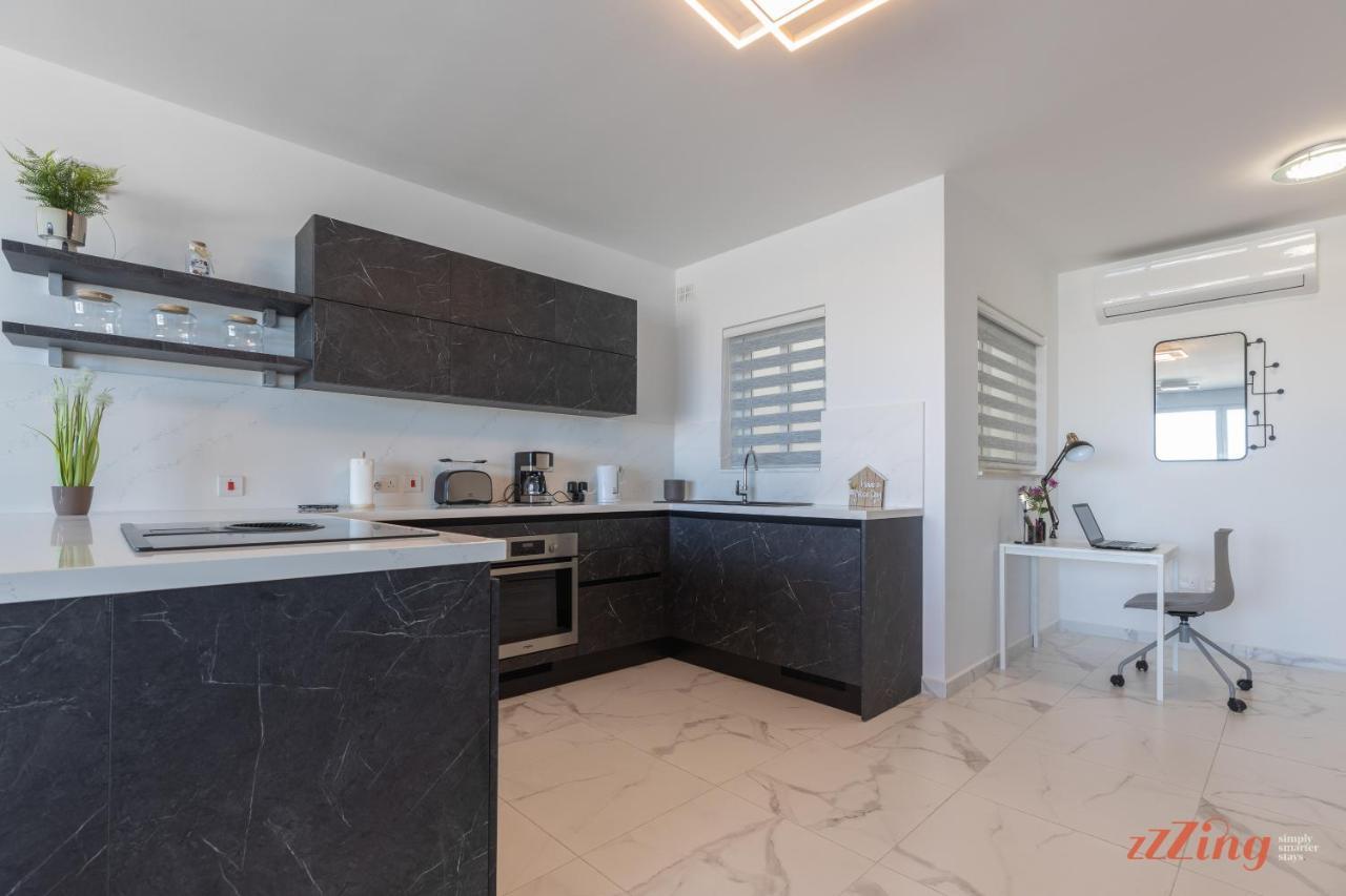A Stunning Apartment With Spectacular Sea Views เซนต์พอลส์เบย์ ภายนอก รูปภาพ