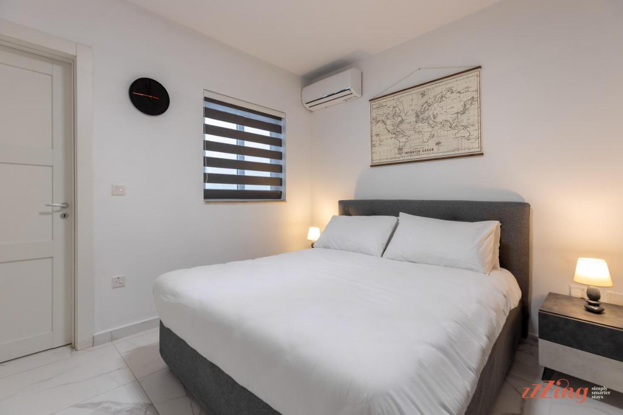 A Stunning Apartment With Spectacular Sea Views เซนต์พอลส์เบย์ ภายนอก รูปภาพ