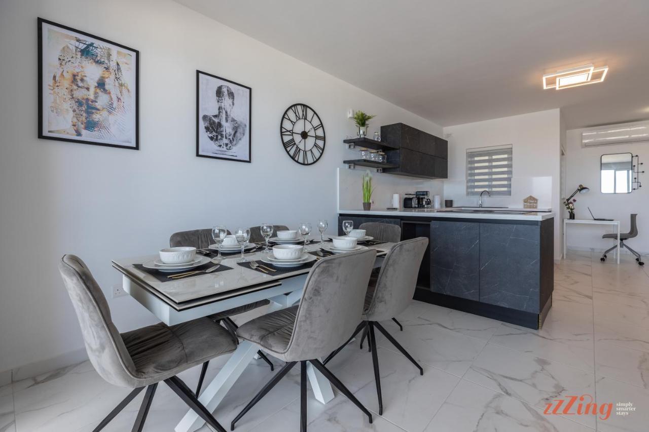 A Stunning Apartment With Spectacular Sea Views เซนต์พอลส์เบย์ ภายนอก รูปภาพ